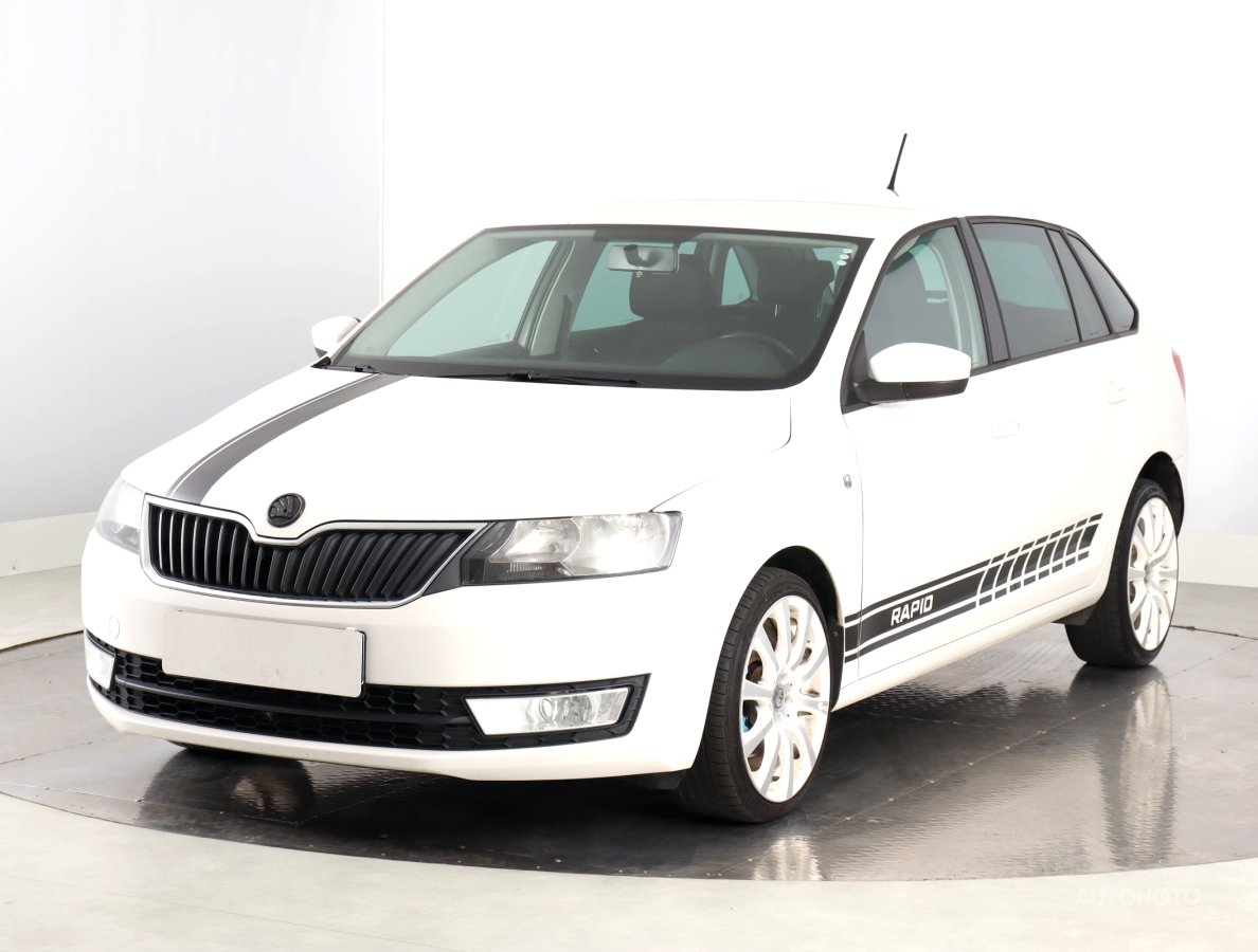 Škoda Rapid Spaceback, 2014 - pohled č. 3