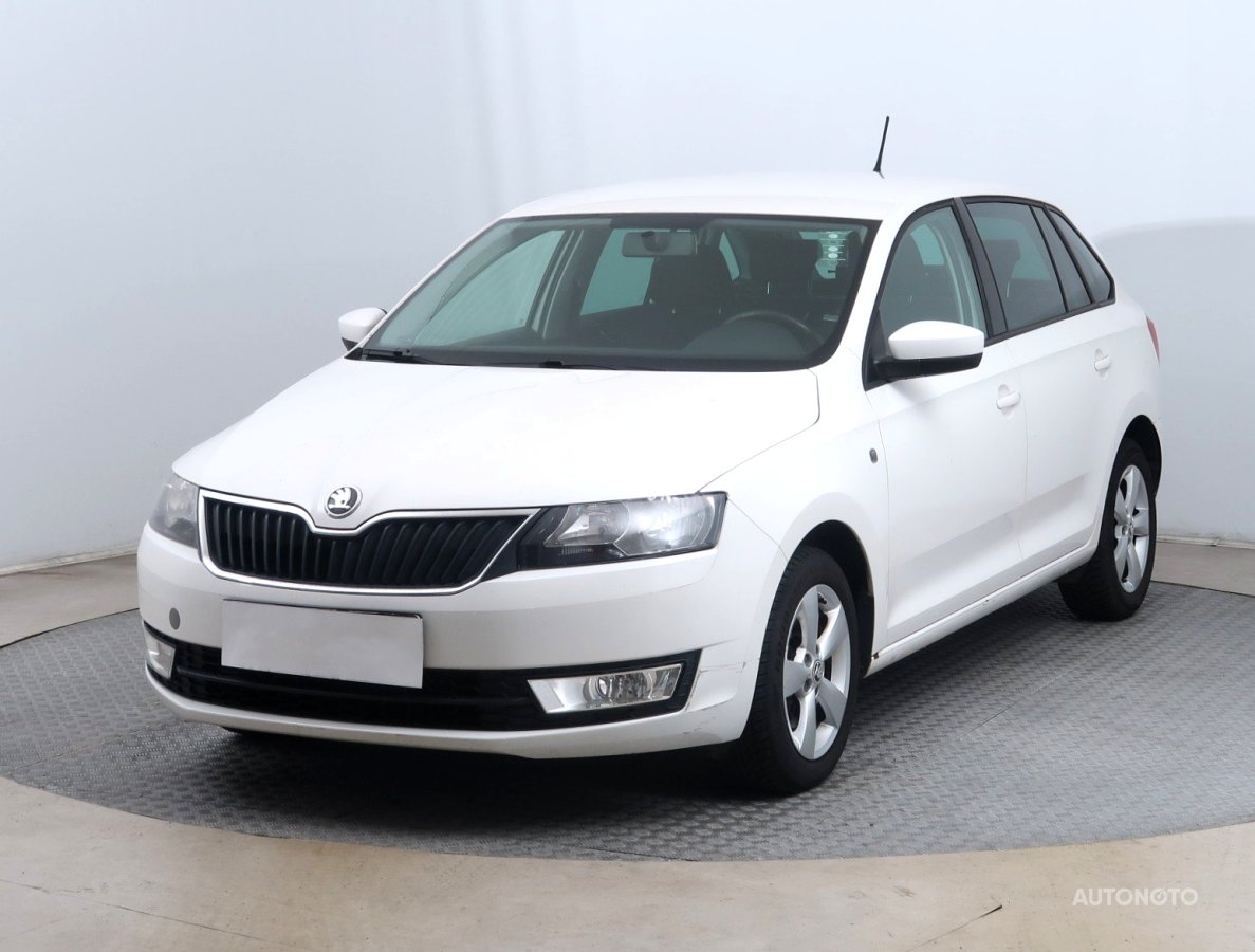 Škoda Rapid Spaceback, 2014 - pohled č. 3