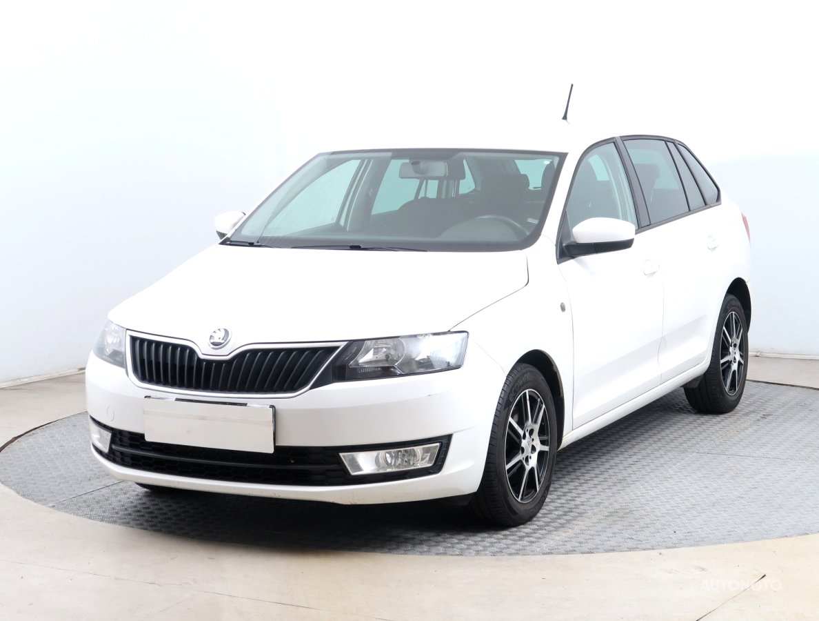 Škoda Rapid Spaceback, 2014 - pohled č. 3