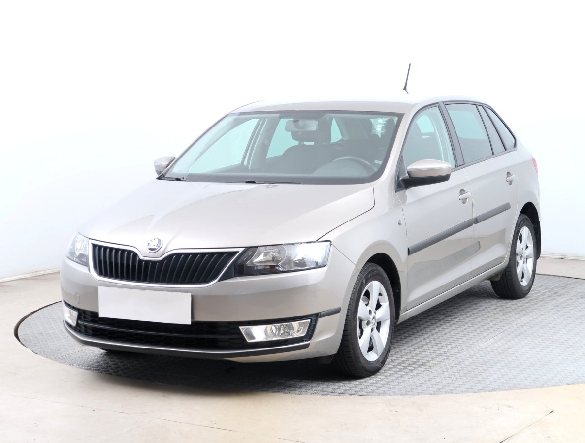 Škoda Rapid Spaceback, 2015 - pohled č. 3