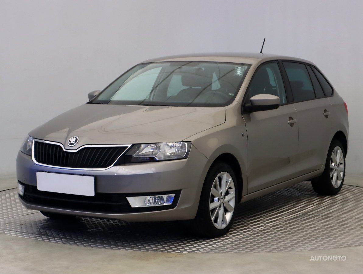 Škoda Rapid Spaceback, 2014 - pohled č. 3