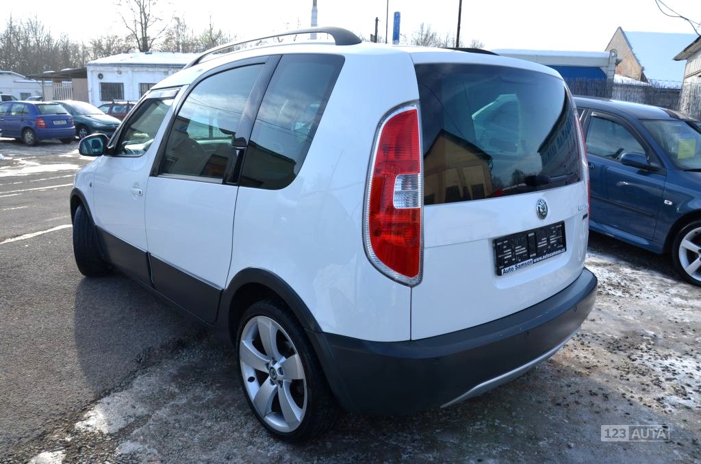 Škoda Roomster Scout, 2008 - pohled č. 4
