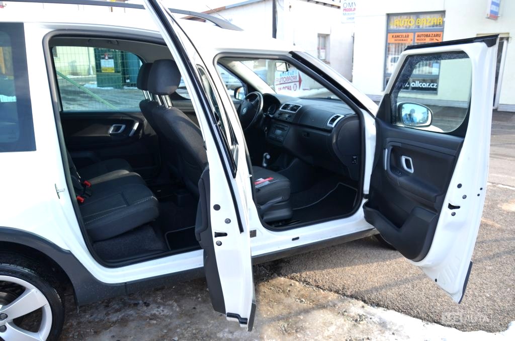 Škoda Roomster Scout, 2008 - pohled č. 8