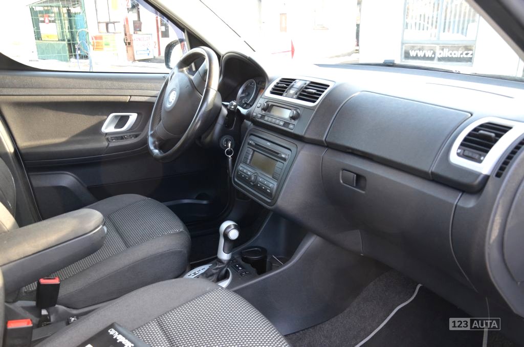 Škoda Roomster Scout, 2008 - pohled č. 9