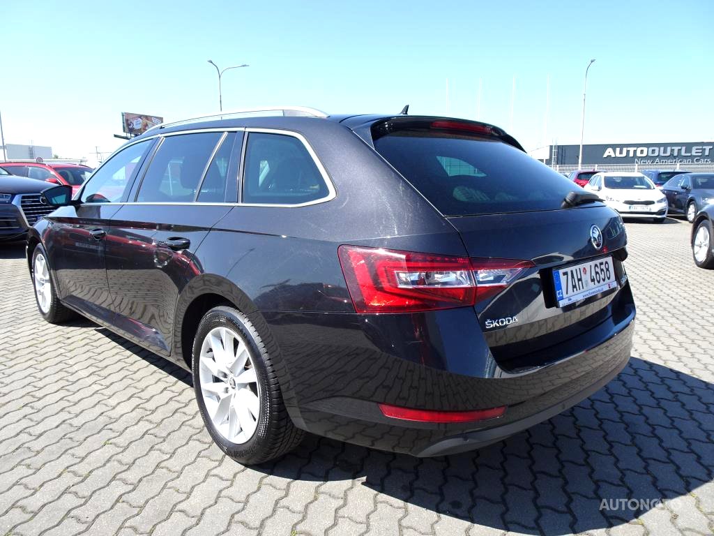 Škoda Superb III, 2018 - pohled č. 3