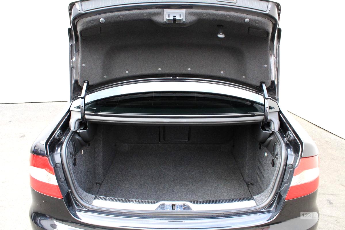 Škoda Superb, 2011 - pohled č. 11