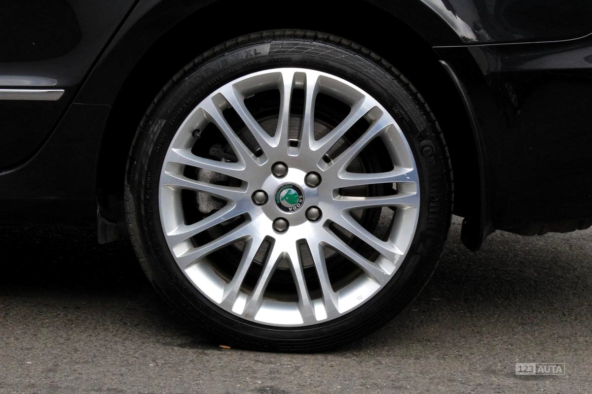 Škoda Superb, 2011 - pohled č. 12