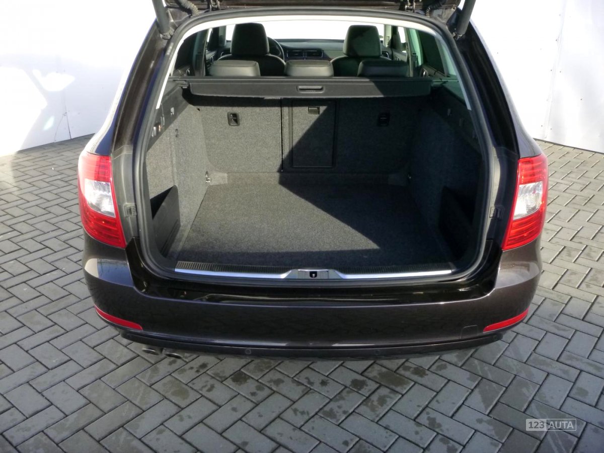 Škoda Superb, 2013 - pohled č. 8