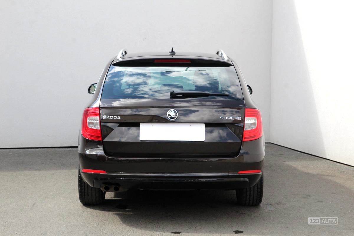 Škoda Superb II, 2014 - pohled č. 6