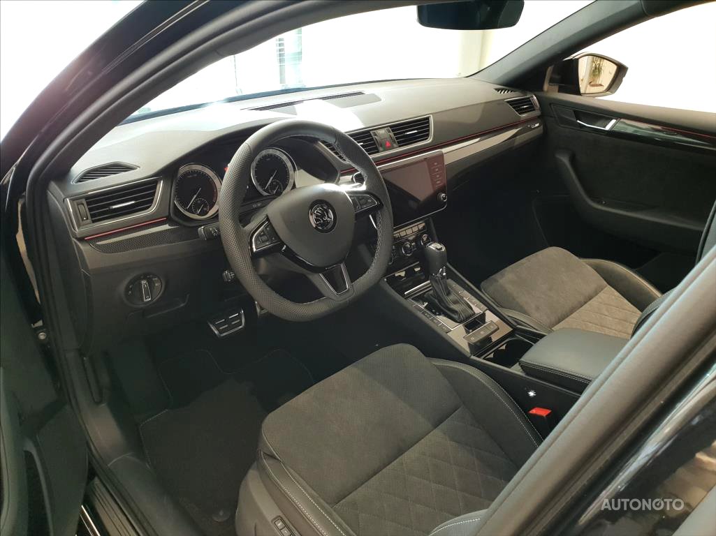 Škoda Superb, 2018 - pohled č. 10
