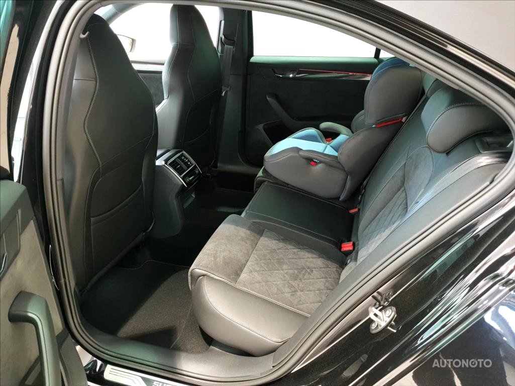 Škoda Superb, 2018 - pohled č. 9