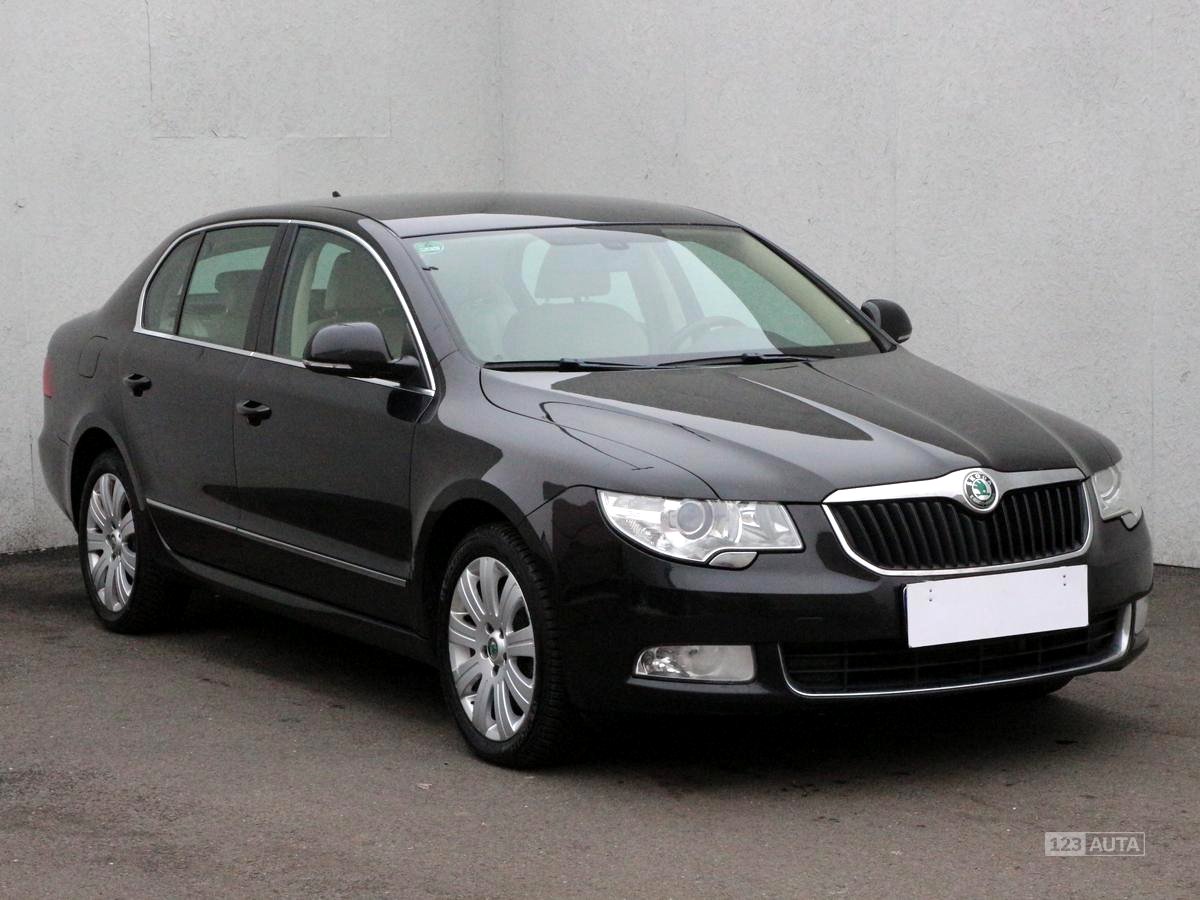 Škoda Superb, 2012 - celkový pohled