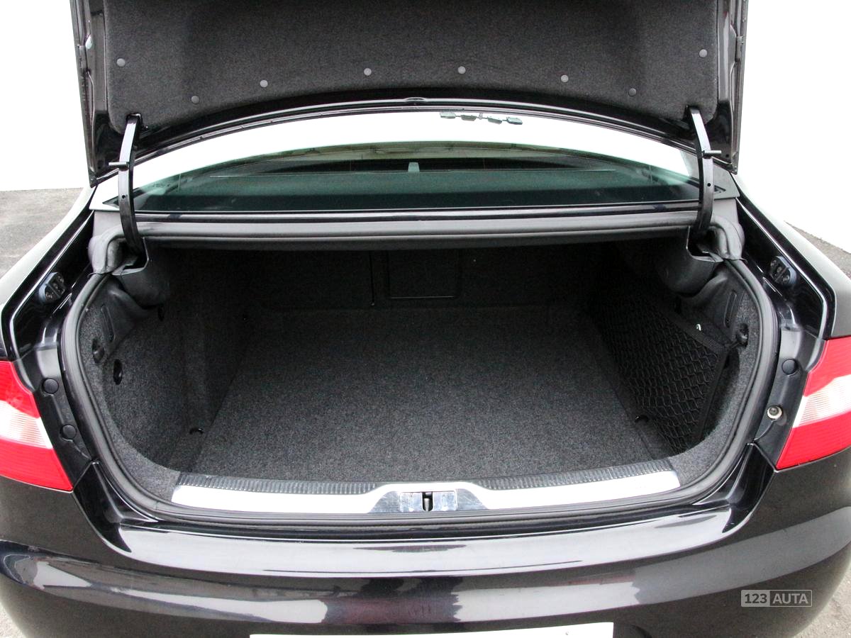 Škoda Superb, 2012 - pohled č. 10