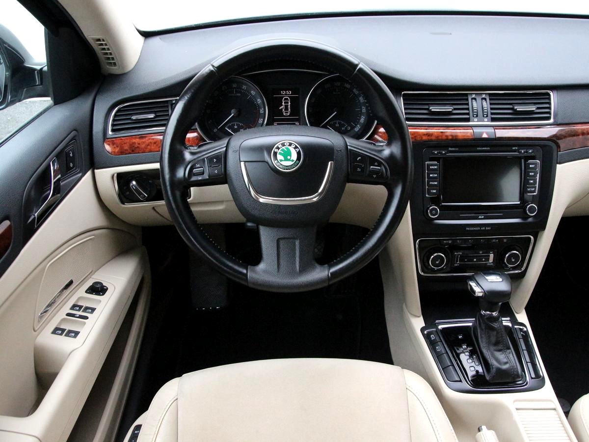 Škoda Superb, 2012 - pohled č. 13