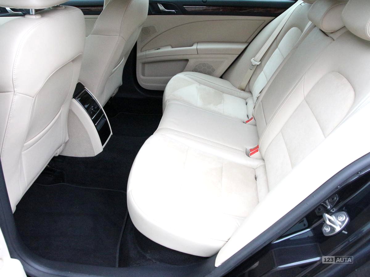 Škoda Superb, 2012 - pohled č. 16