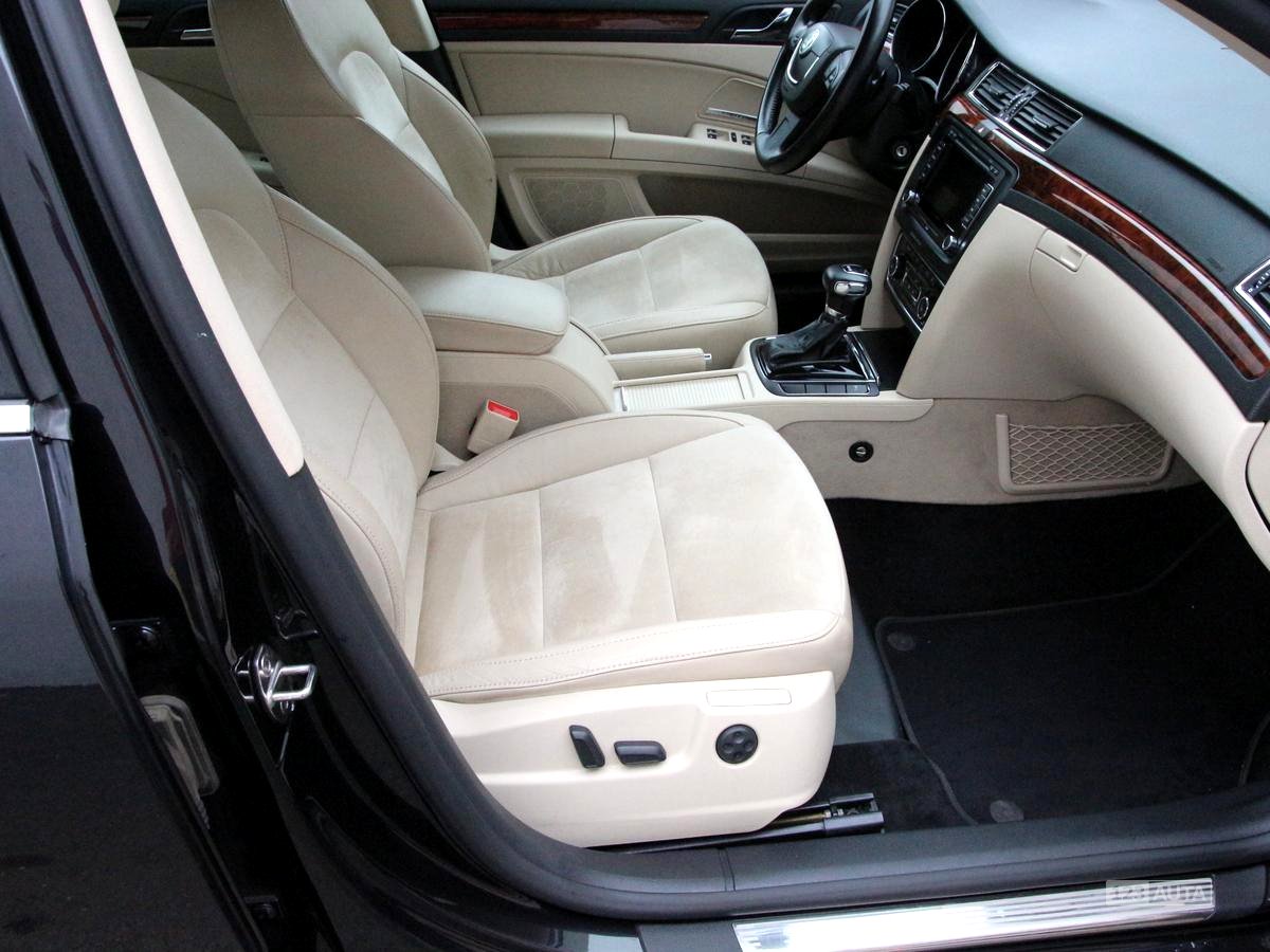 Škoda Superb, 2012 - pohled č. 17