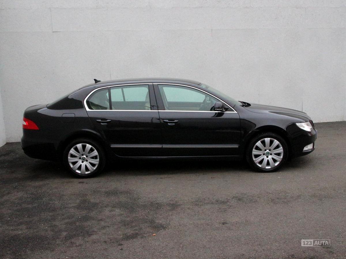Škoda Superb, 2012 - pohled č. 4