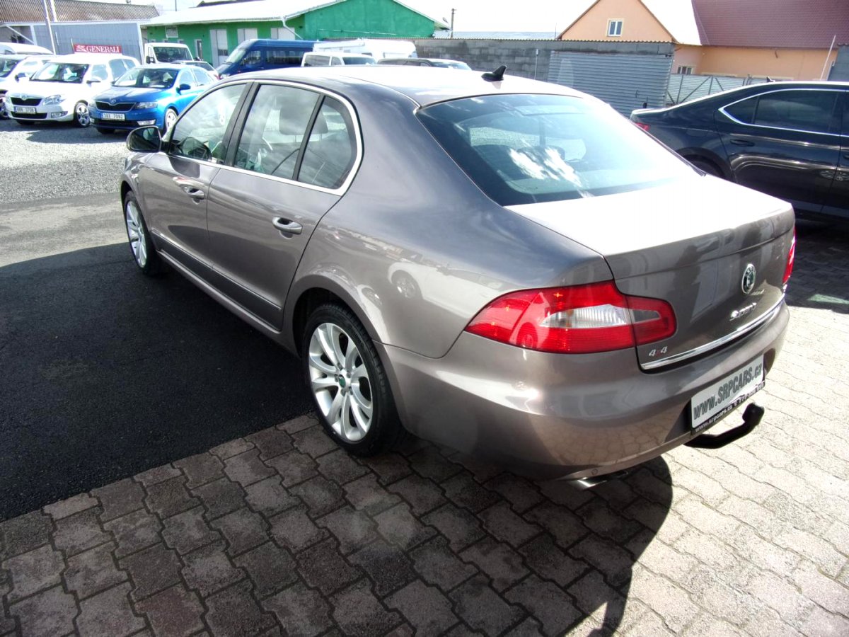 Škoda Superb, 2012 - pohled č. 3