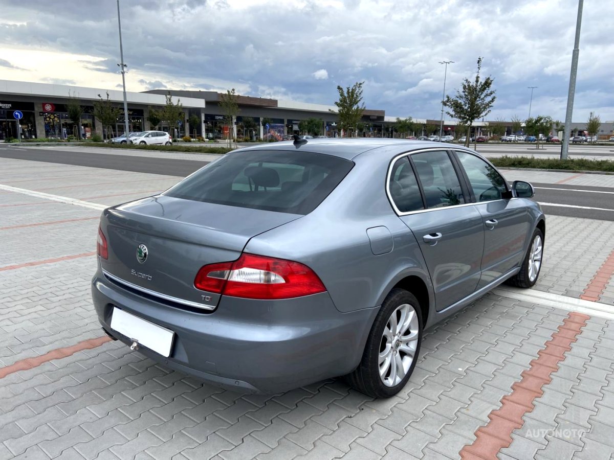 Škoda Superb, 2011 - pohled č. 3