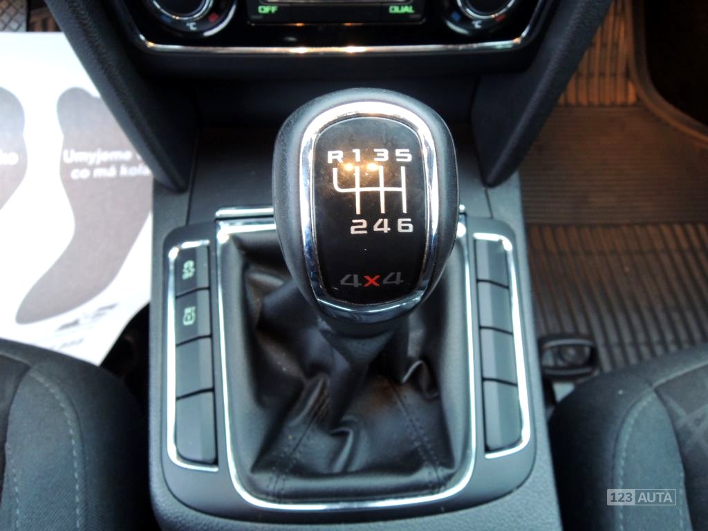 Škoda Superb, 2012 - pohled č. 10