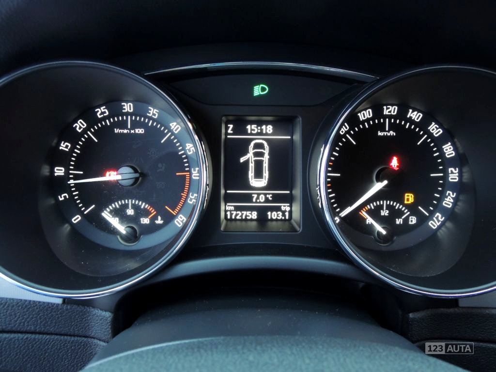 Škoda Superb, 2012 - pohled č. 12