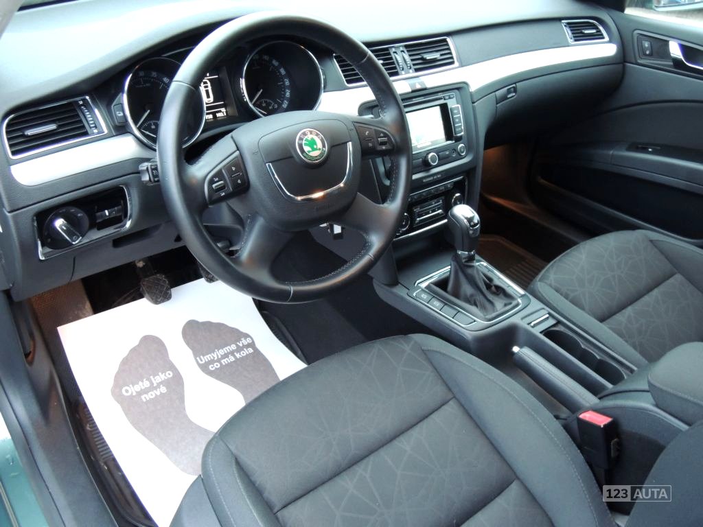 Škoda Superb, 2012 - pohled č. 16