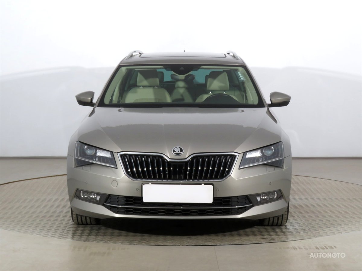 Škoda Superb, 2018 - pohled č. 2