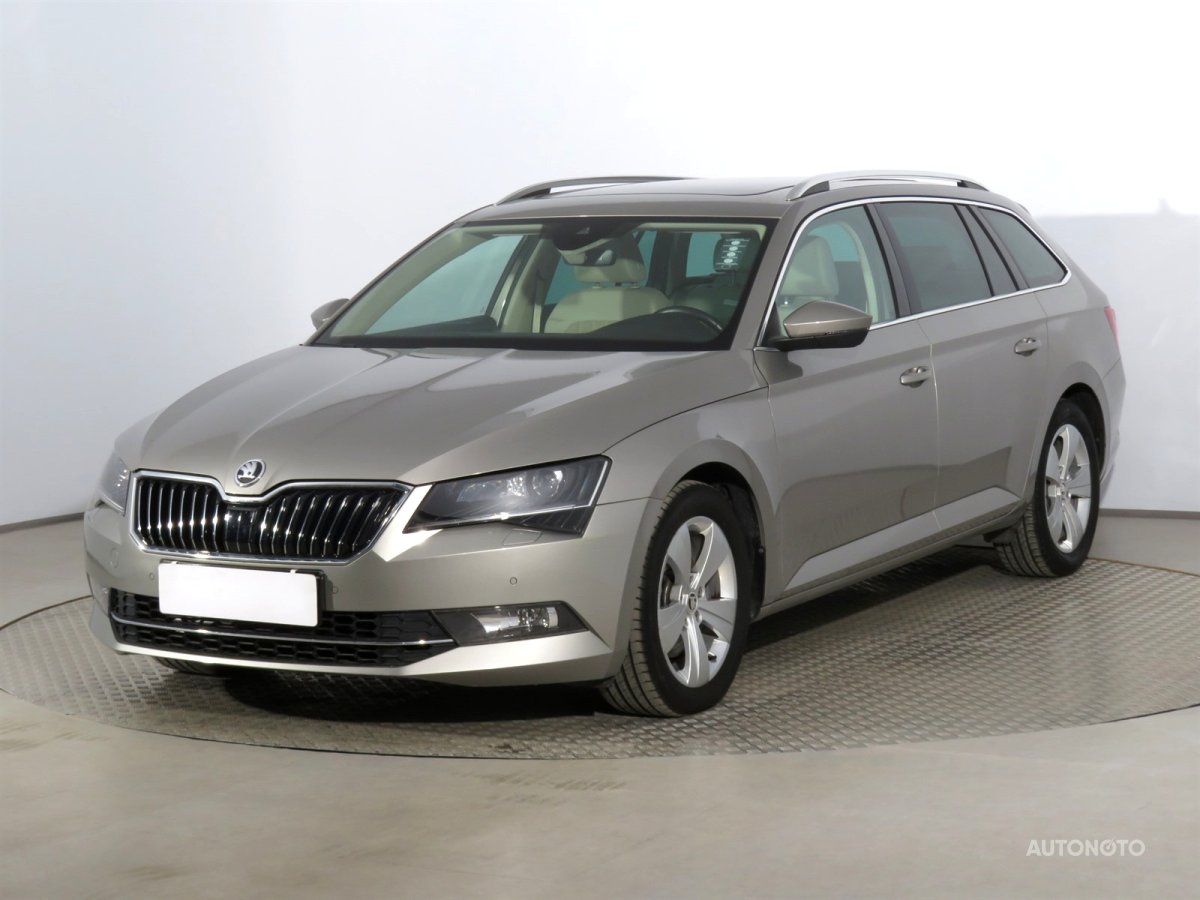Škoda Superb, 2018 - pohled č. 3