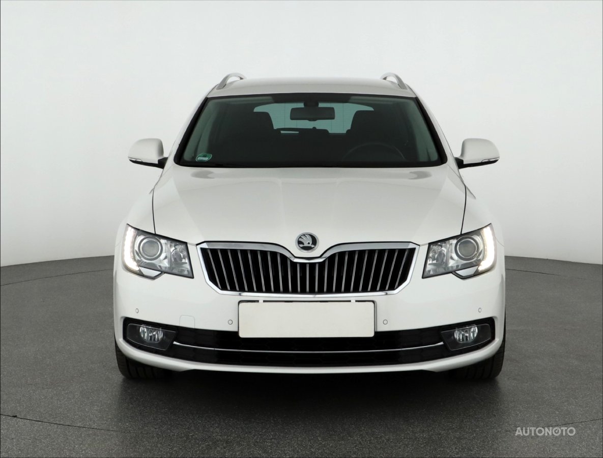 Škoda Superb, 2013 - pohled č. 2