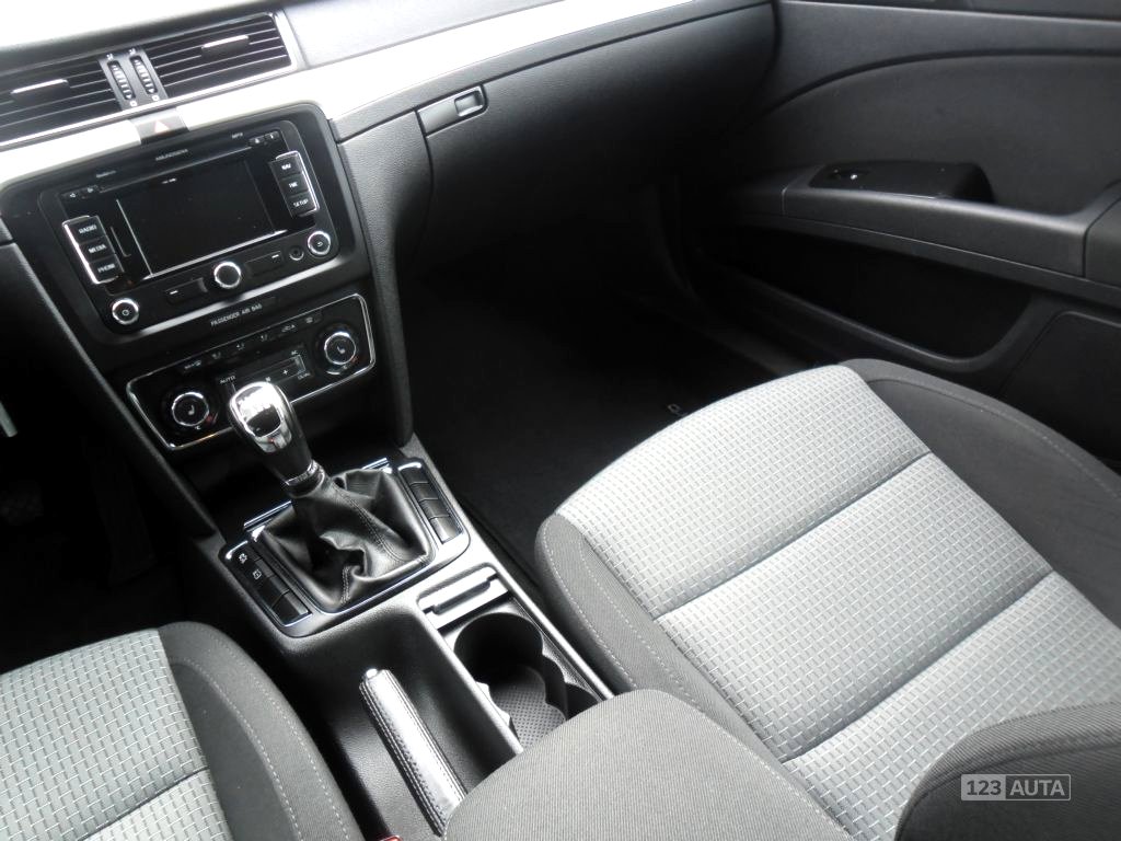 Škoda Superb, 2012 - pohled č. 12