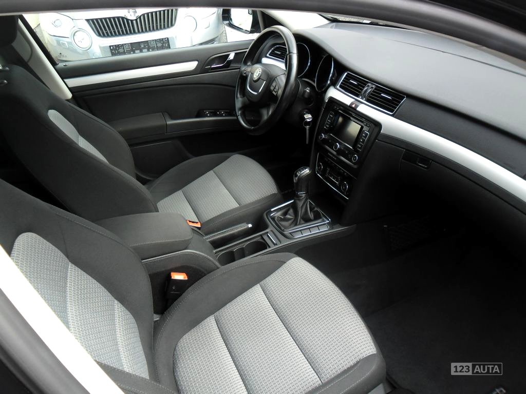 Škoda Superb, 2012 - pohled č. 14