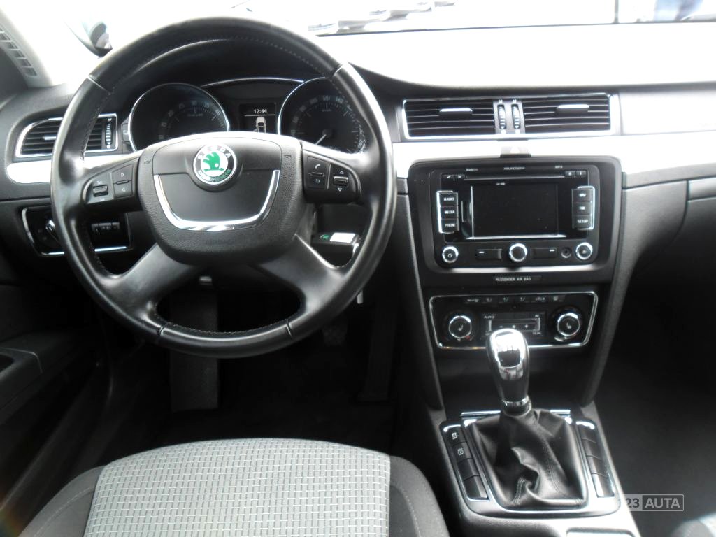 Škoda Superb, 2012 - pohled č. 9