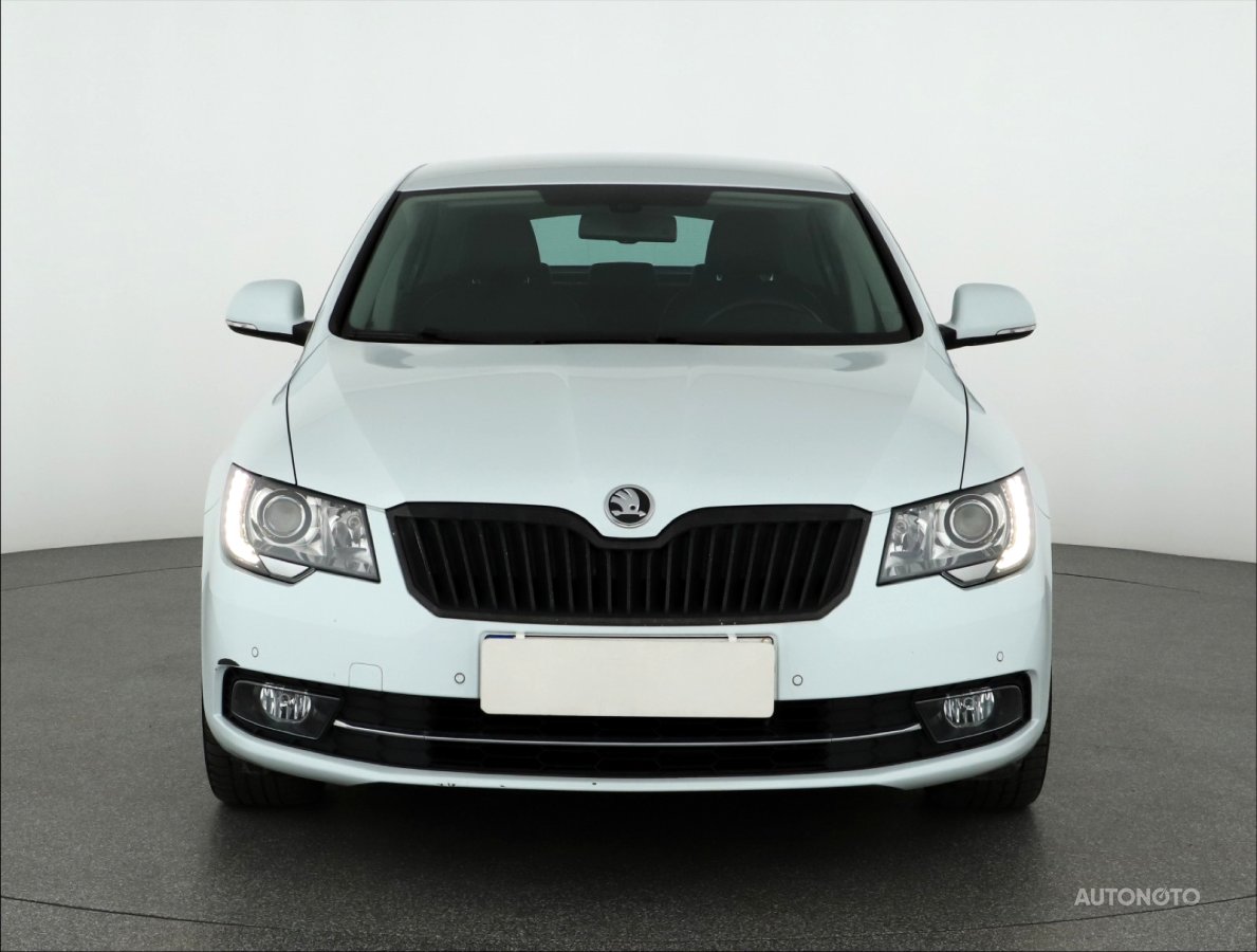 Škoda Superb, 2014 - pohled č. 2