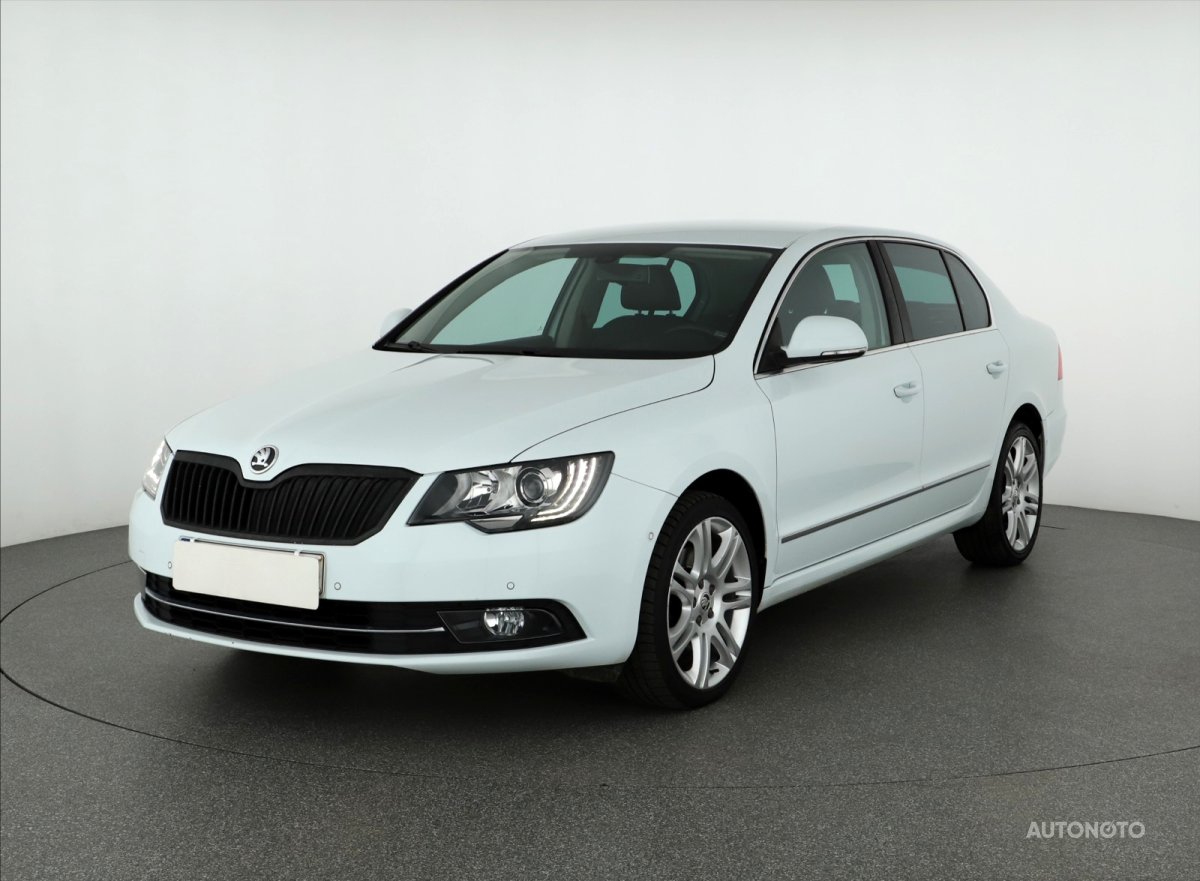 Škoda Superb, 2014 - pohled č. 3