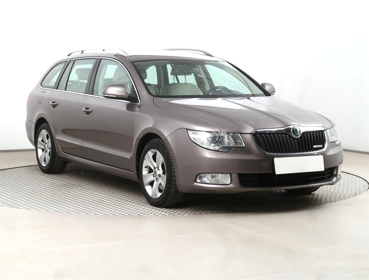Škoda Superb, 2011 - celkový pohled