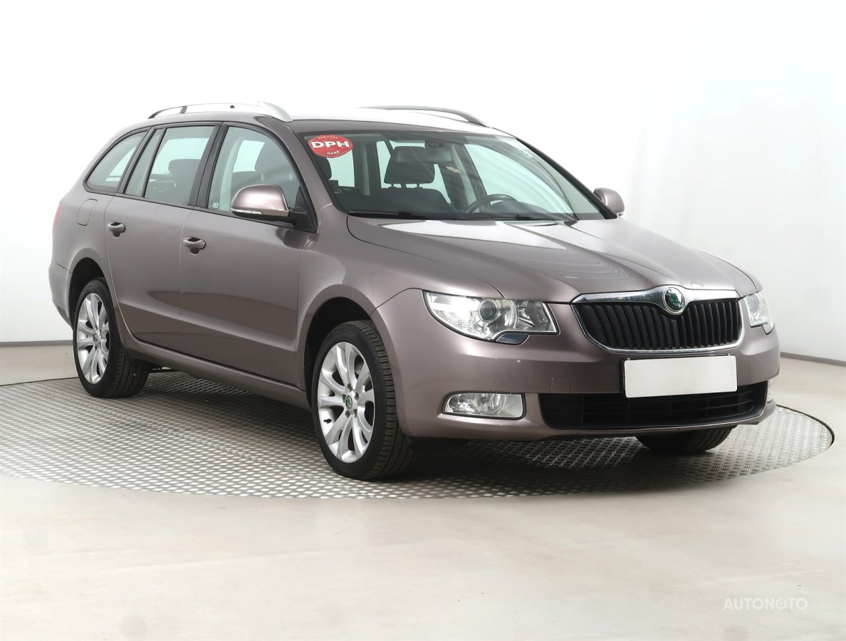 Škoda Superb, 2012 - celkový pohled
