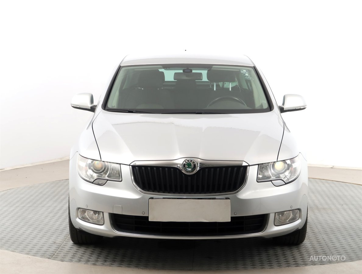 Škoda Superb, 2012 - pohled č. 2