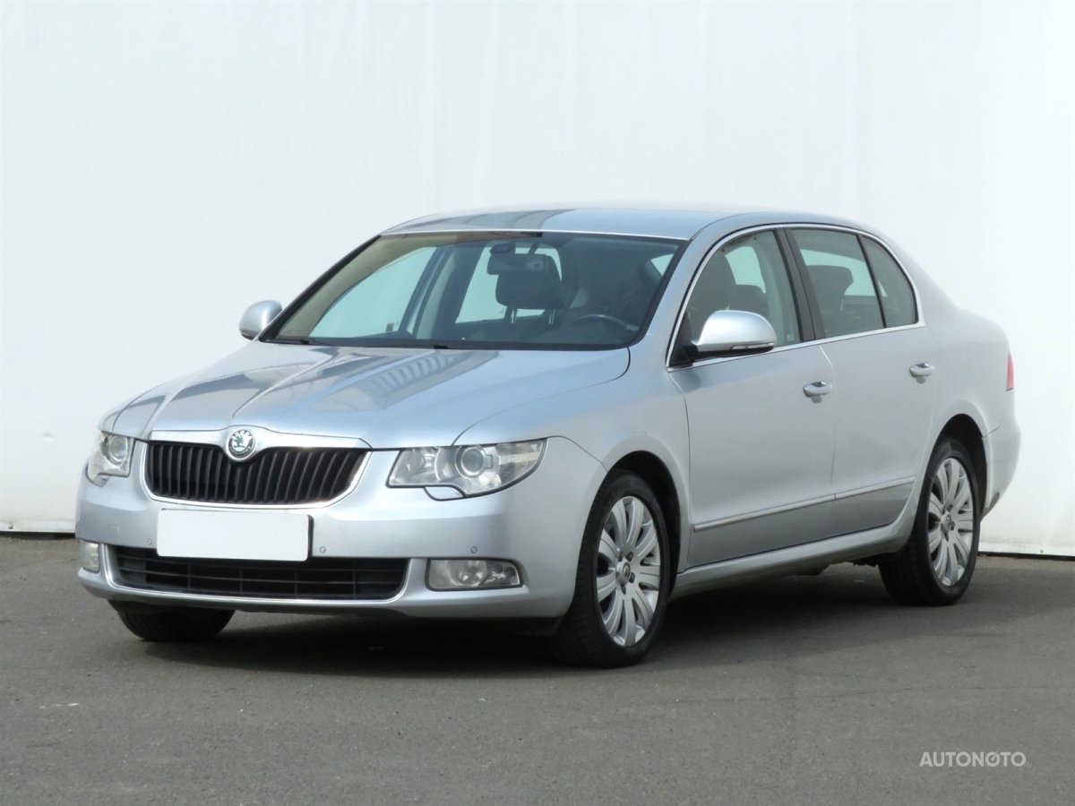 Škoda Superb, 2011 - pohled č. 3