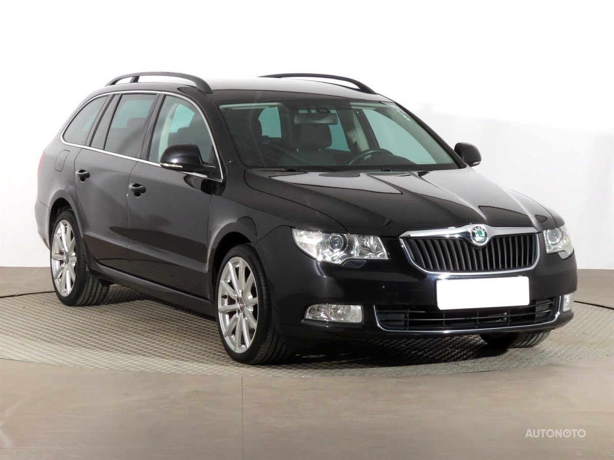 Škoda Superb, 2012 - celkový pohled
