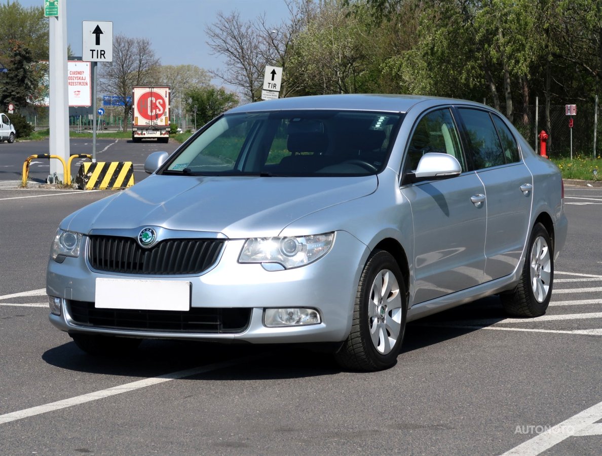 Škoda Superb, 2012 - pohled č. 3