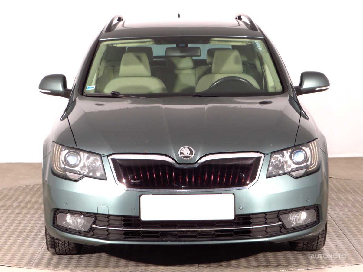 Škoda Superb, 2013 - pohled č. 2