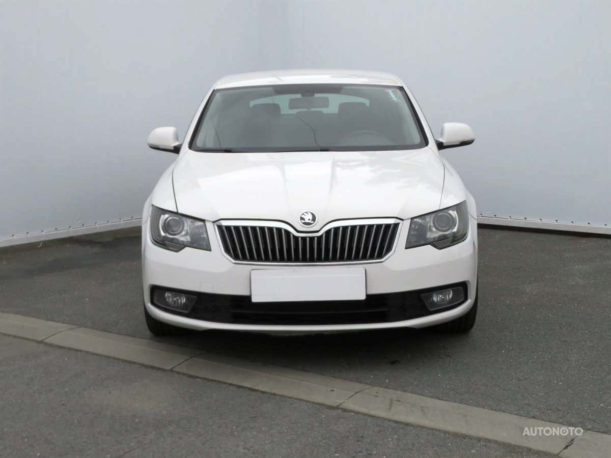 Škoda Superb, 2014 - pohled č. 2