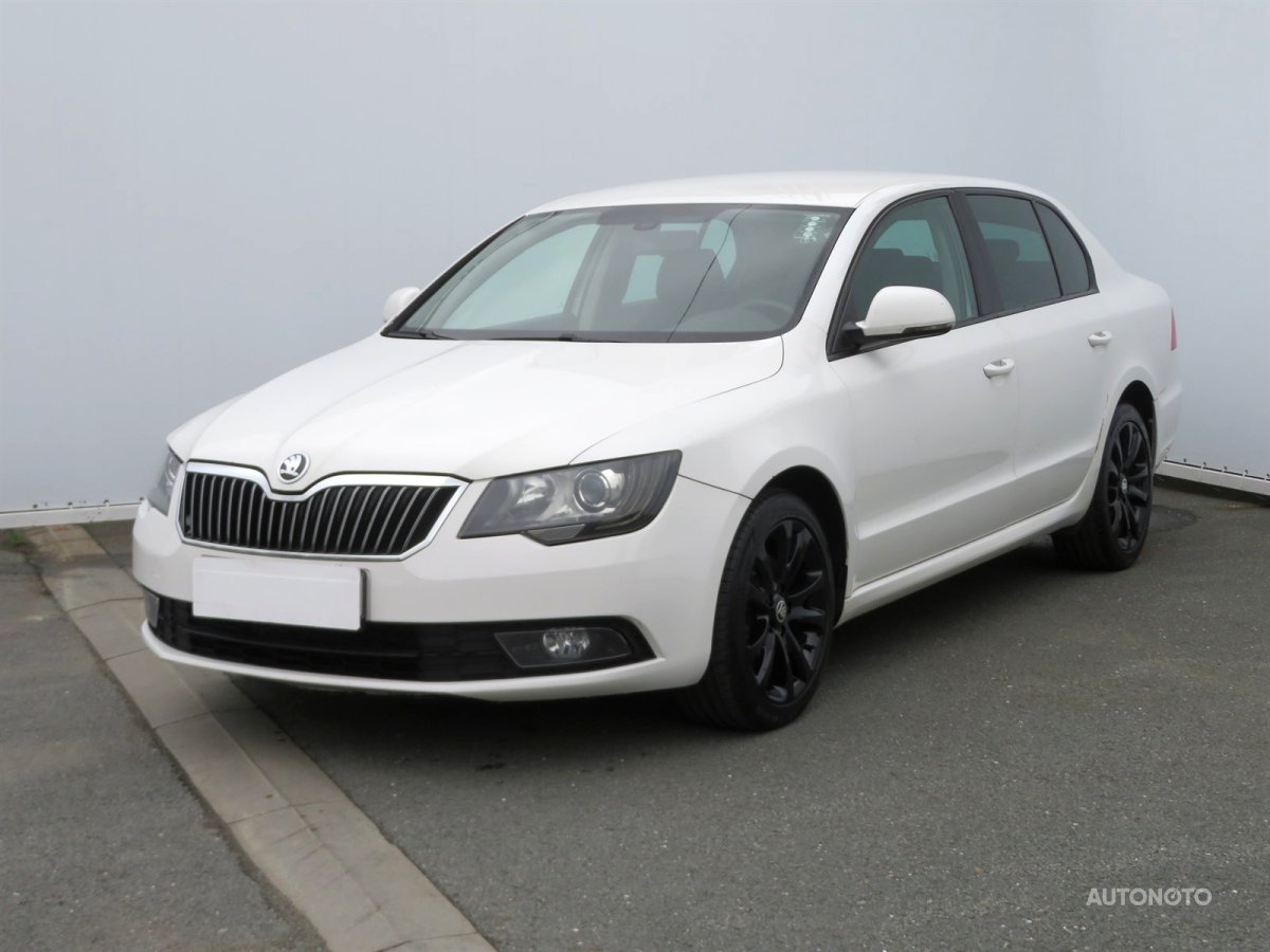 Škoda Superb, 2014 - pohled č. 3