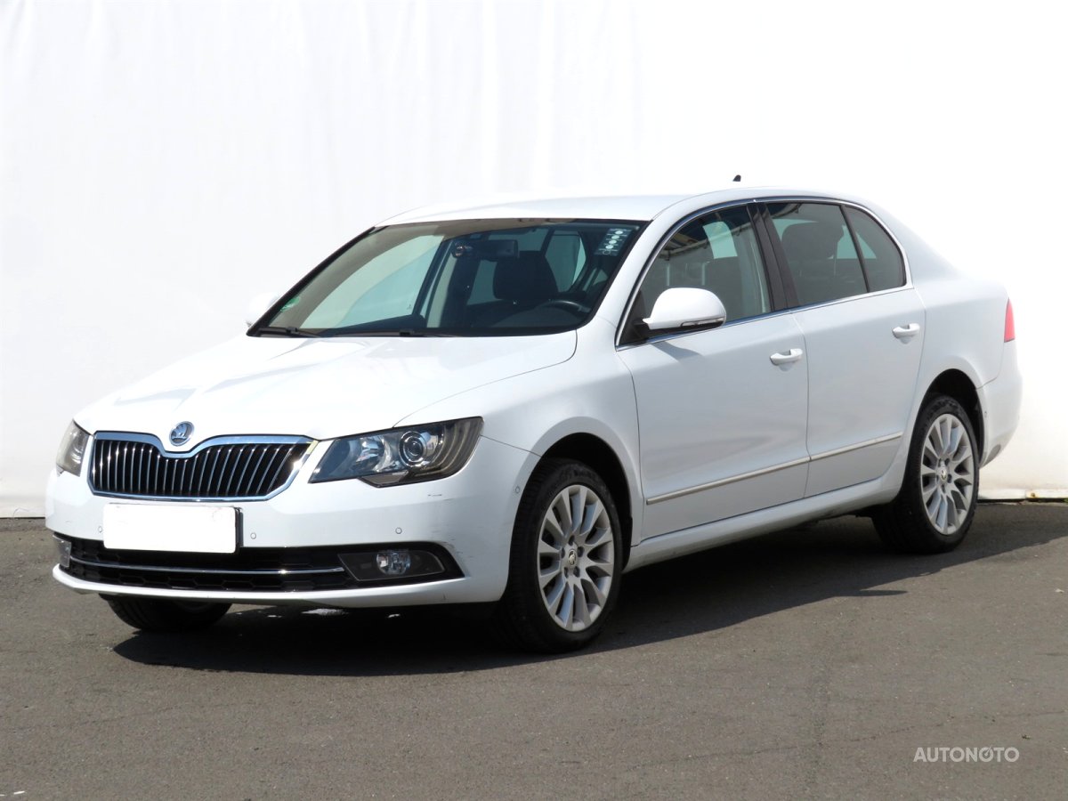 Škoda Superb, 2014 - pohled č. 3