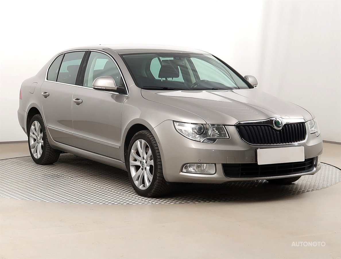 Škoda Superb, 2012 - celkový pohled