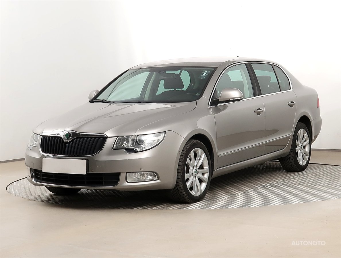Škoda Superb, 2012 - pohled č. 3