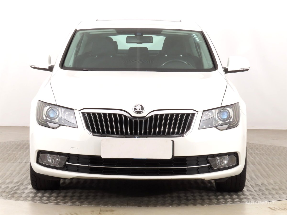 Škoda Superb, 2013 - pohled č. 2