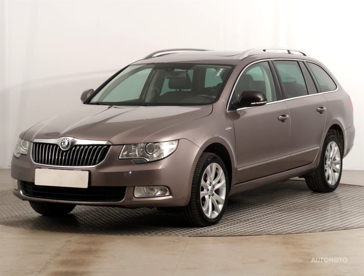 Škoda Superb, 2011 - pohled č. 3