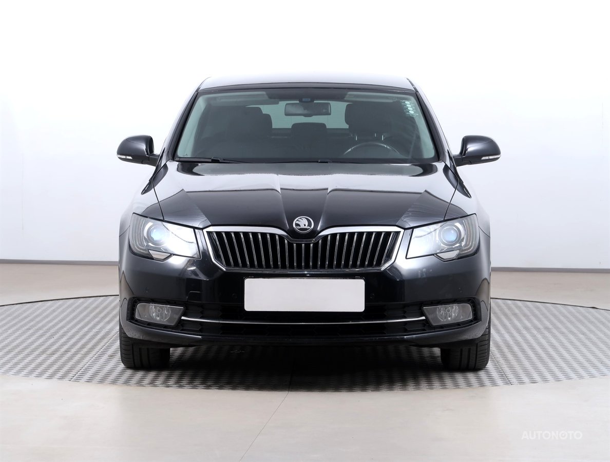Škoda Superb, 2013 - pohled č. 2
