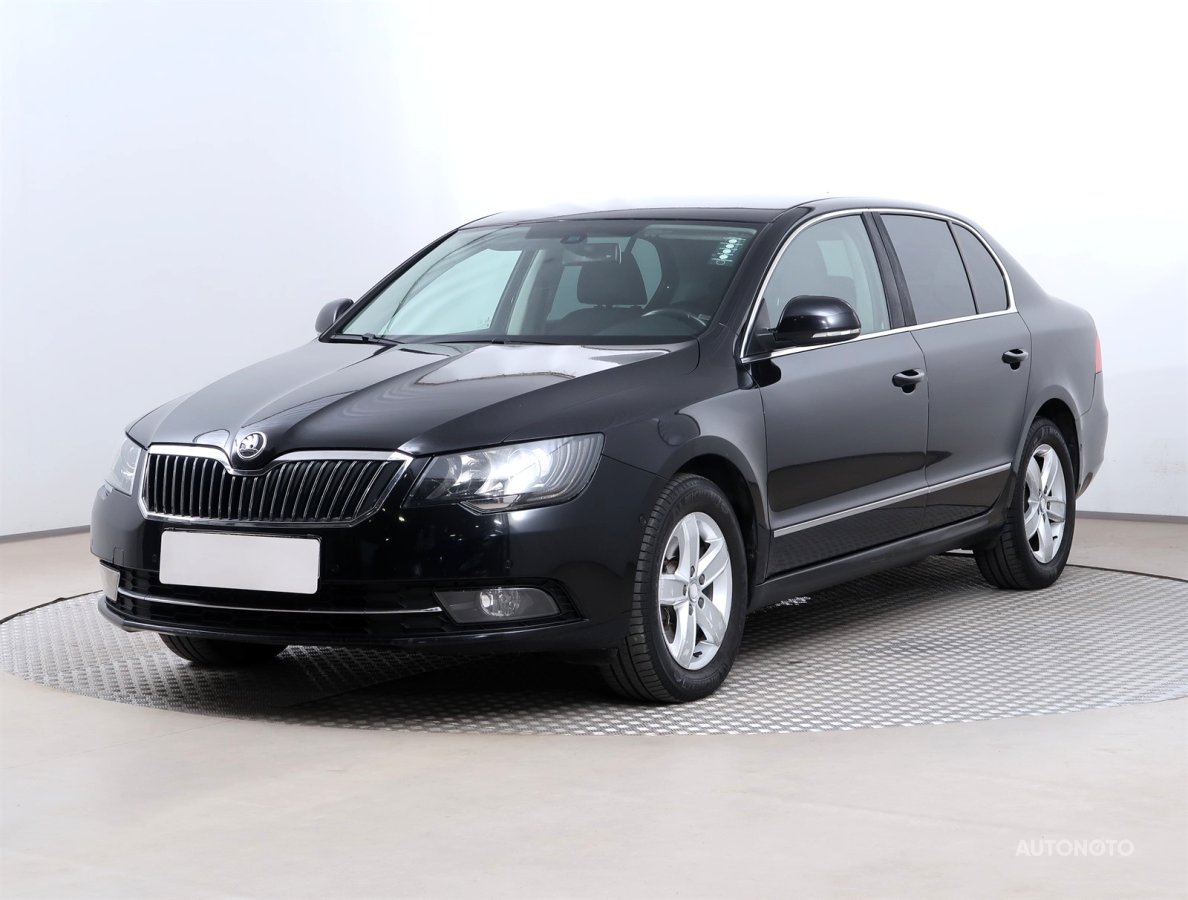 Škoda Superb, 2013 - pohled č. 3